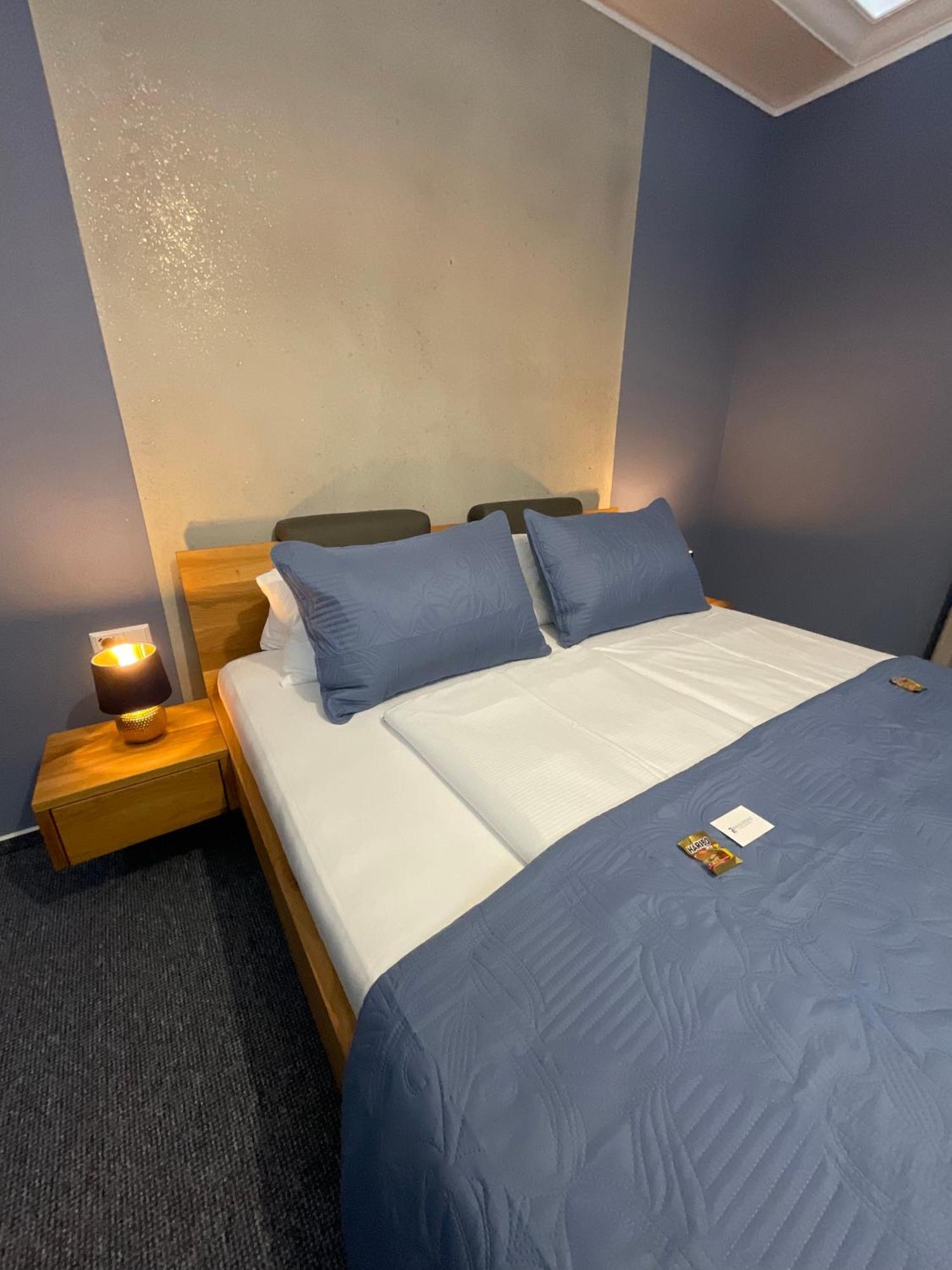 Hotel Residenz Luxury Apartments Metzingen  Ngoại thất bức ảnh