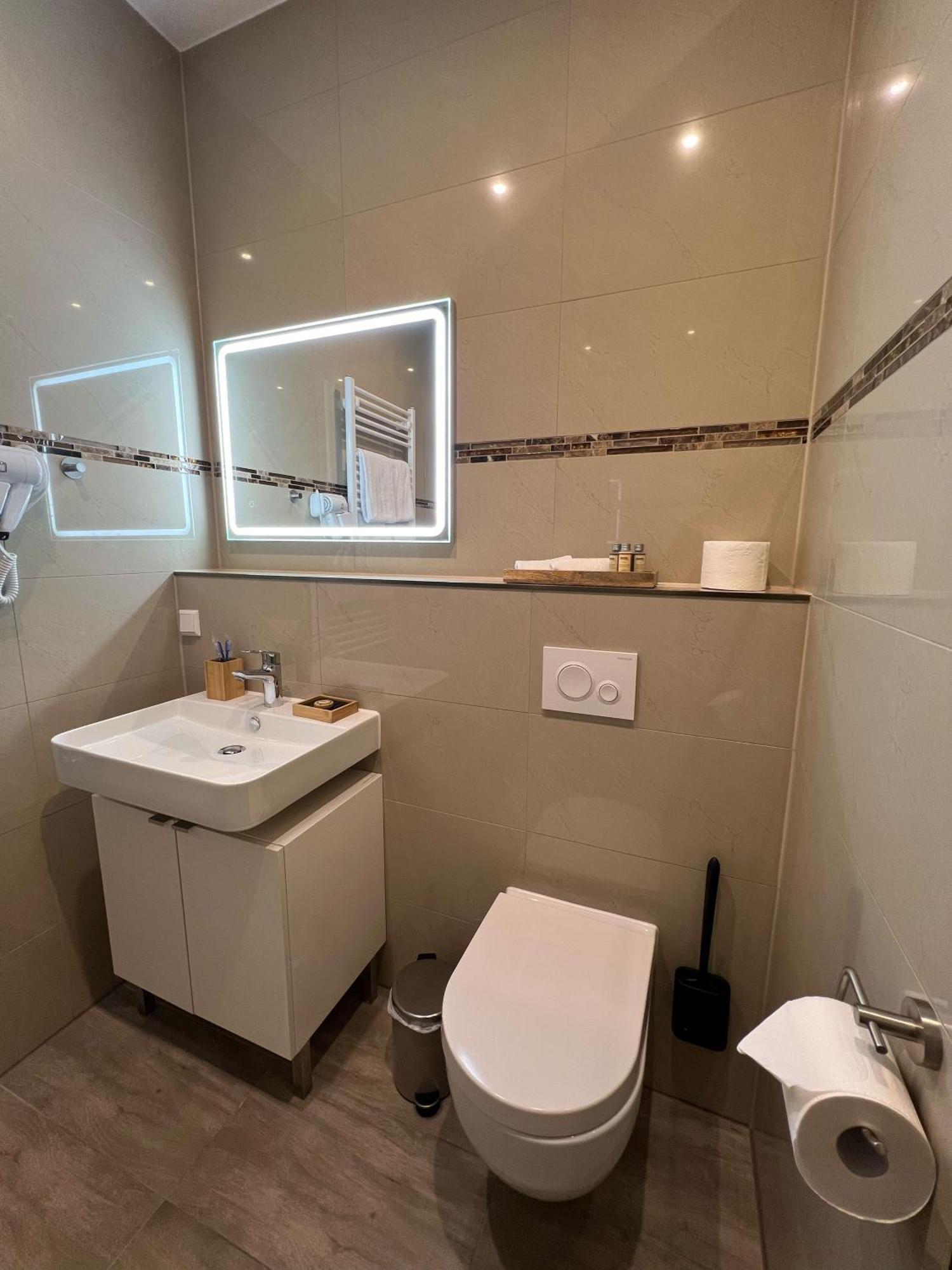 Hotel Residenz Luxury Apartments Metzingen  Ngoại thất bức ảnh